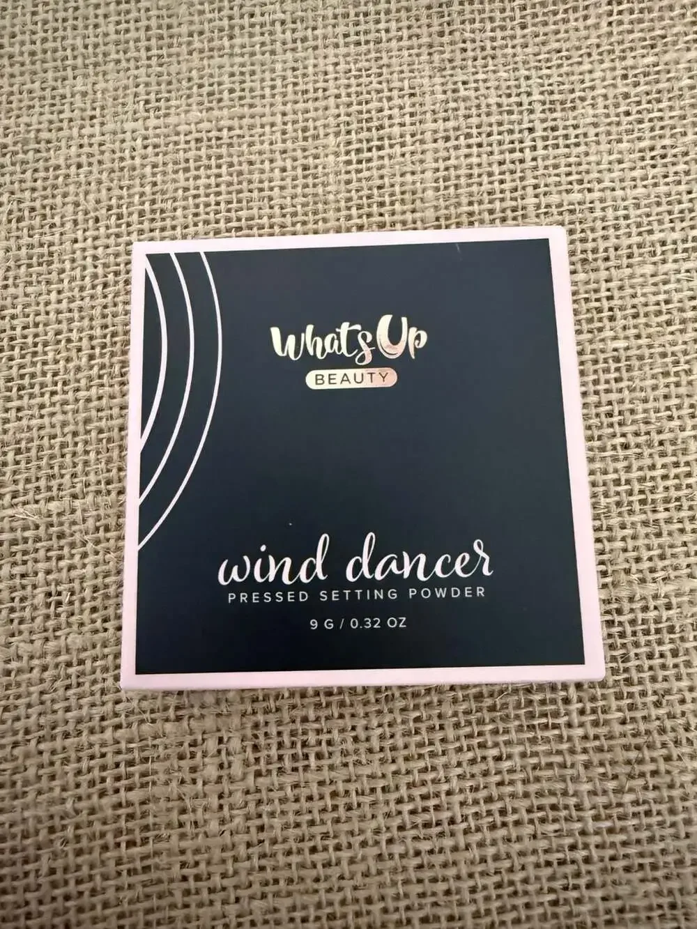 What's Up Beauty Wind Dancer Pressed Setting Powder in shade Light